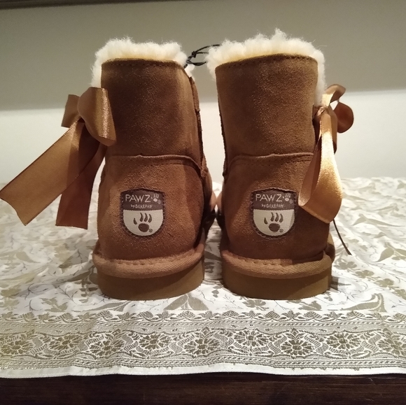 PAWZ Tan Booties, size 6 - Picture 2 of 5